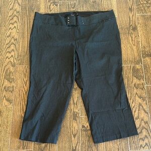 PLUS SIZE: TORRID. Black Cropped Pants